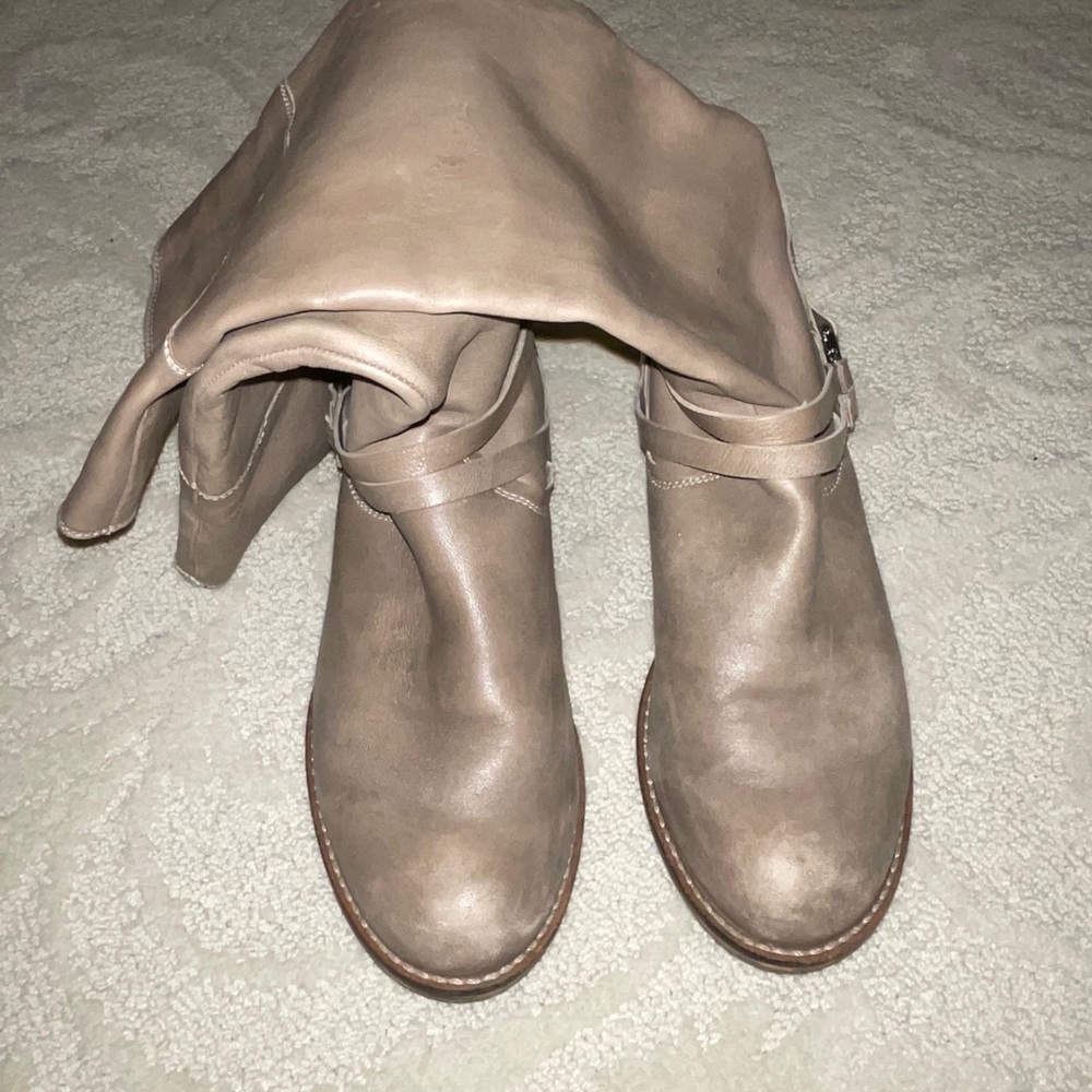 Boots - Picture 5 of 5